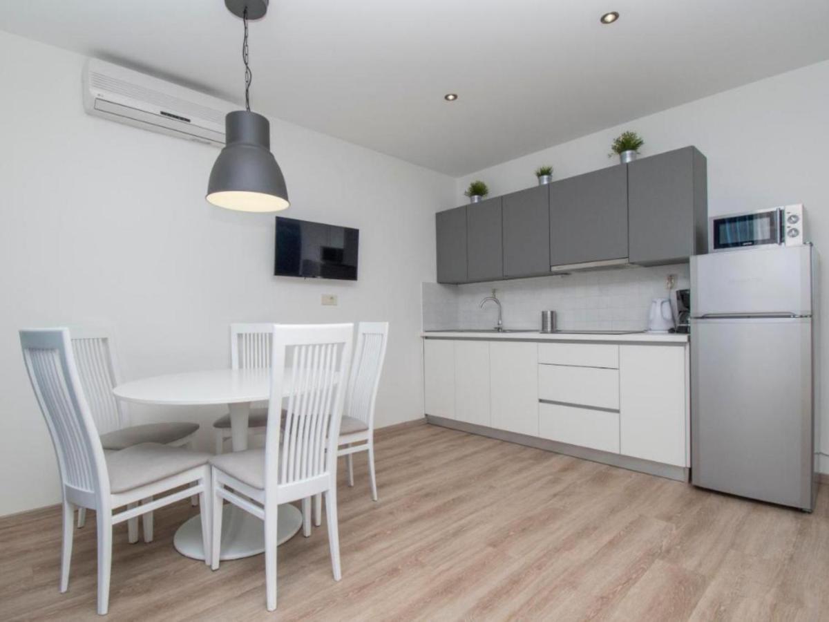 Apartments Antonio Tučepi Екстериор снимка