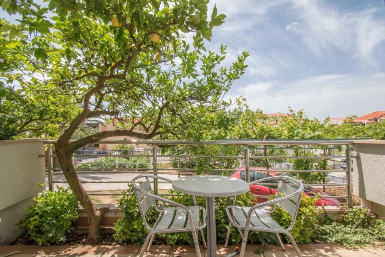 Apartments Antonio Tučepi Екстериор снимка