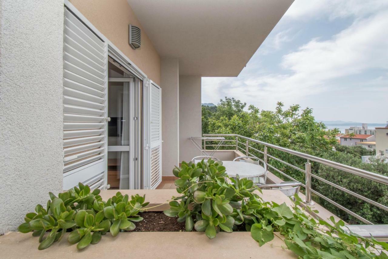 Apartments Antonio Tučepi Екстериор снимка