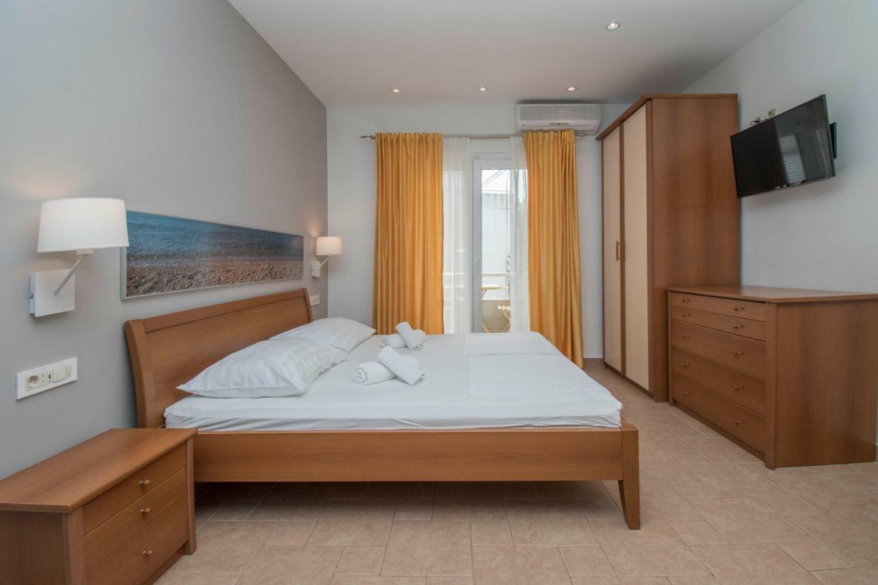 Apartments Antonio Tučepi Екстериор снимка